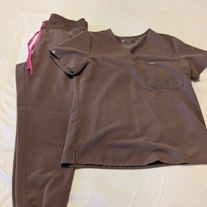 Figs Brown Scrub Set with Pink Drawstring